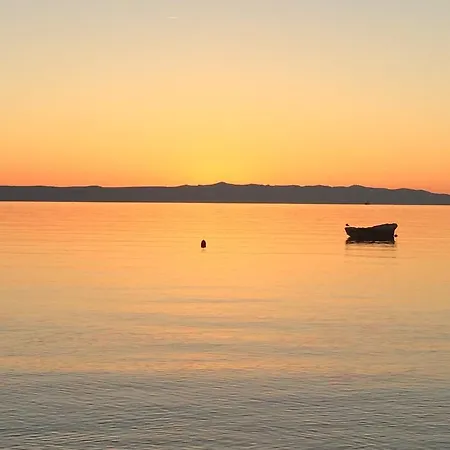 Дом отдыха Family Claudia Макарска